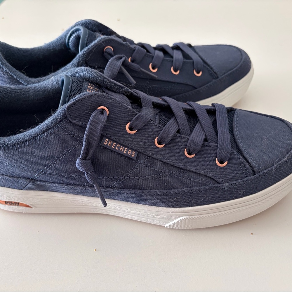 Skechers Women’s Navy Sneakers
